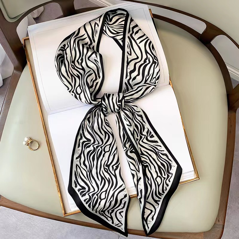 Women Bags Online - Foulard carré de luxe en soie