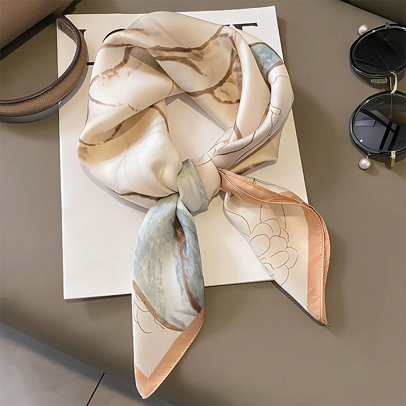 Women Bags Online - Foulard carré en soie imprimé Satin