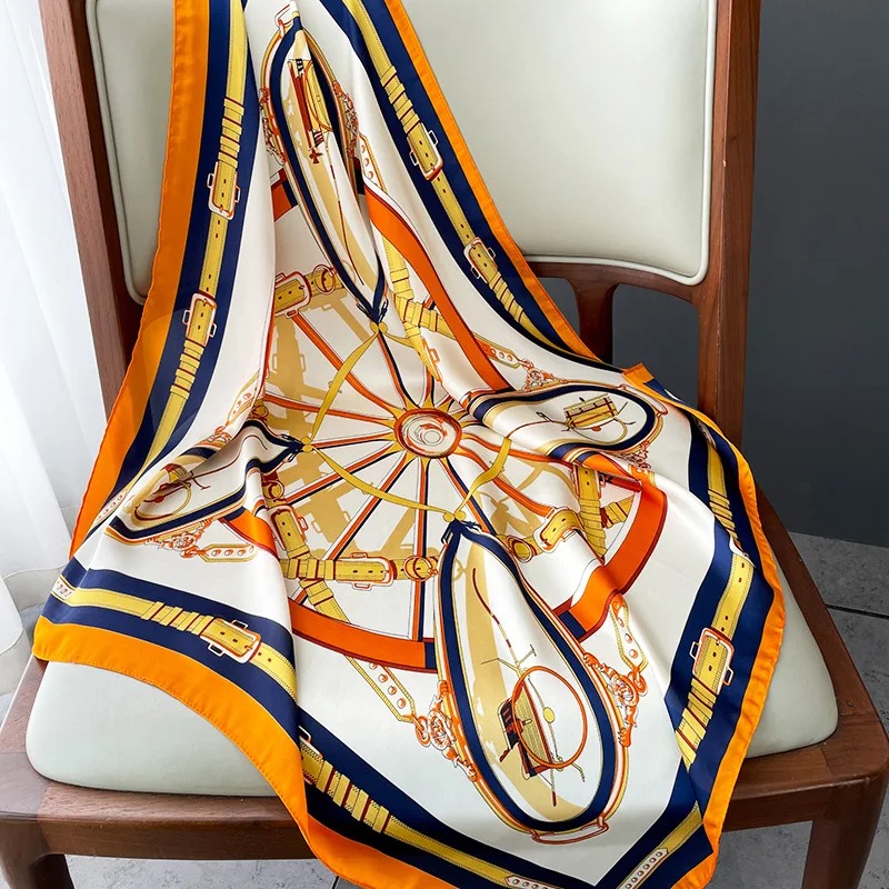 Foulard carré en soie de luxe  - Women Bags Online avis et prix