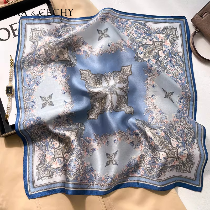 Foulard carré en soie de mûrie - Women Bags Online avis et prix